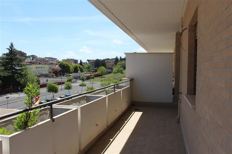 appartamento in vendita a Roma in zona Torrione Cerquetta