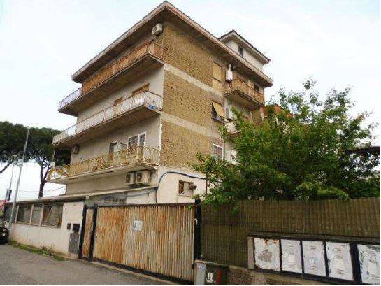 appartamento in vendita a Roma in zona Lunghezza