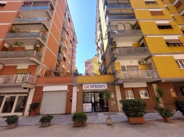 negozio in vendita a Roma in zona Portuense
