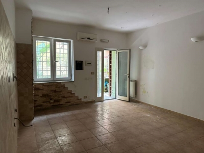 appartamento in vendita a Roma in zona Torre Angela