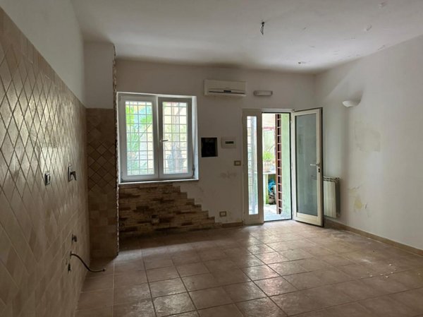 appartamento in vendita a Roma in zona Torre Angela