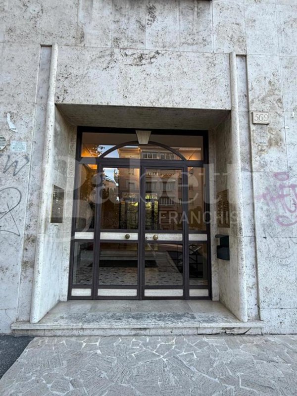 appartamento in vendita a Roma in zona Nomentano