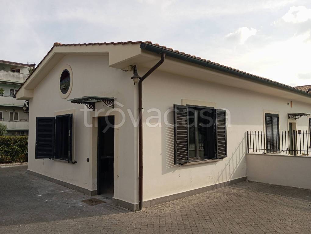 casa indipendente in vendita a Roma in zona Casal Morena