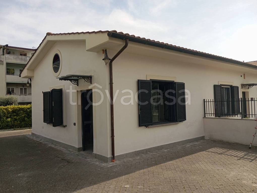 casa indipendente in vendita a Roma in zona Casal Morena