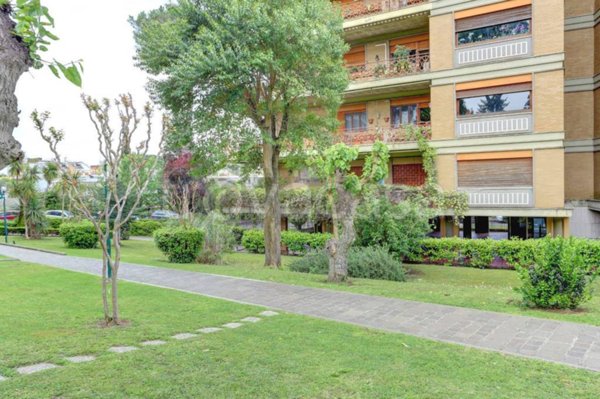 appartamento in vendita a Roma in zona Tor di Quinto