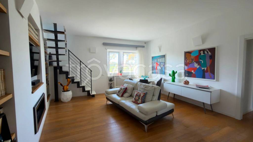 appartamento in vendita a Roma in zona Casal Palocco