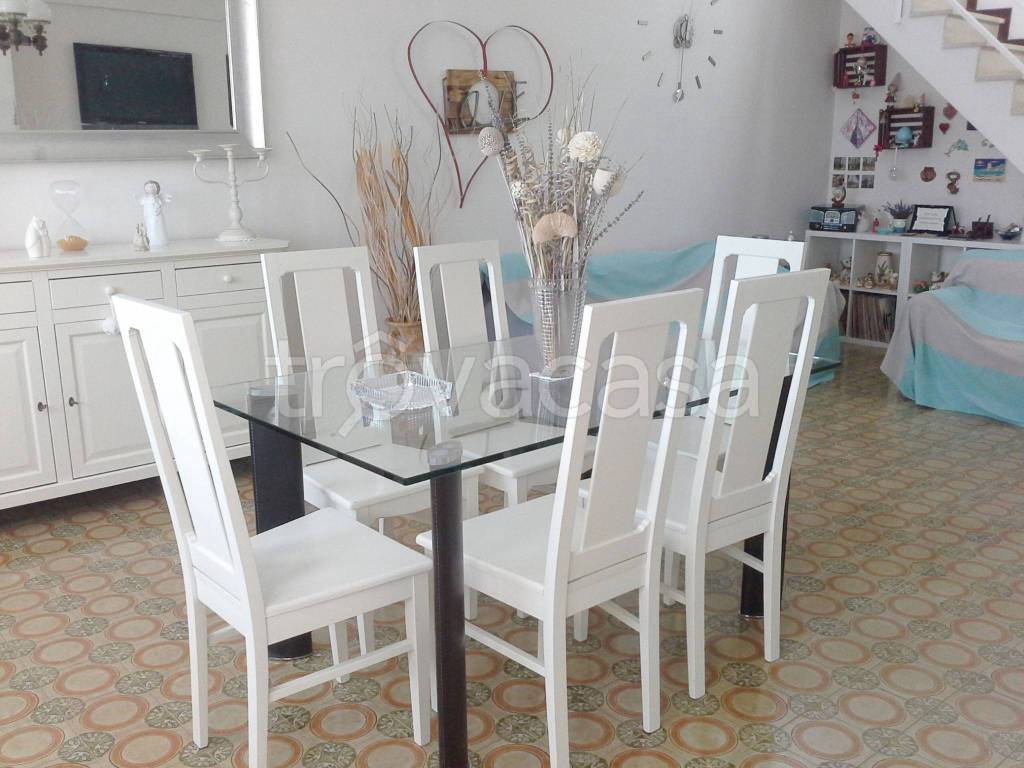 appartamento in vendita a Roma in zona Ardeatino