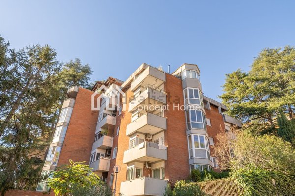 appartamento in vendita a Roma in zona Tomba di Nerone