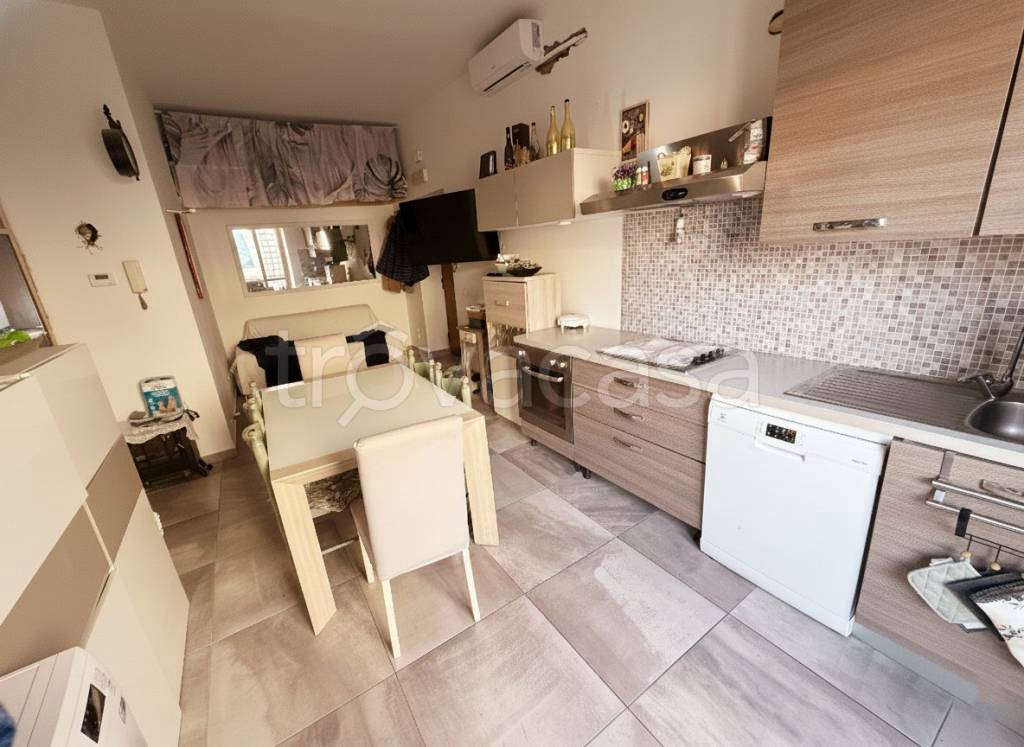 appartamento in vendita a Roma in zona Torre Maura