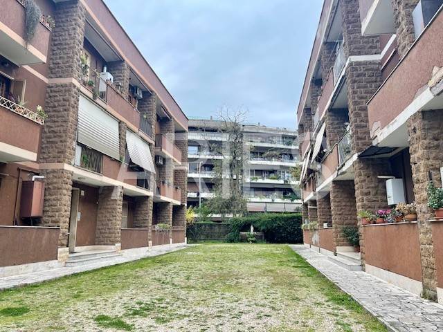 appartamento in vendita a Roma in zona Gianicolense
