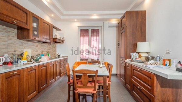 appartamento in vendita a Roma in zona Torre Angela