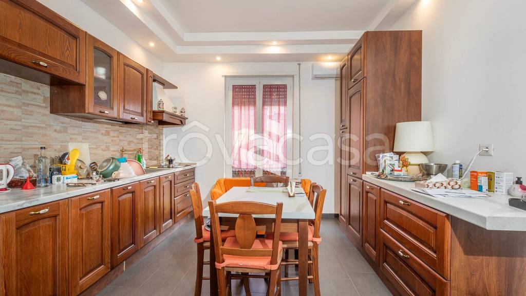 appartamento in vendita a Roma in zona Torre Angela