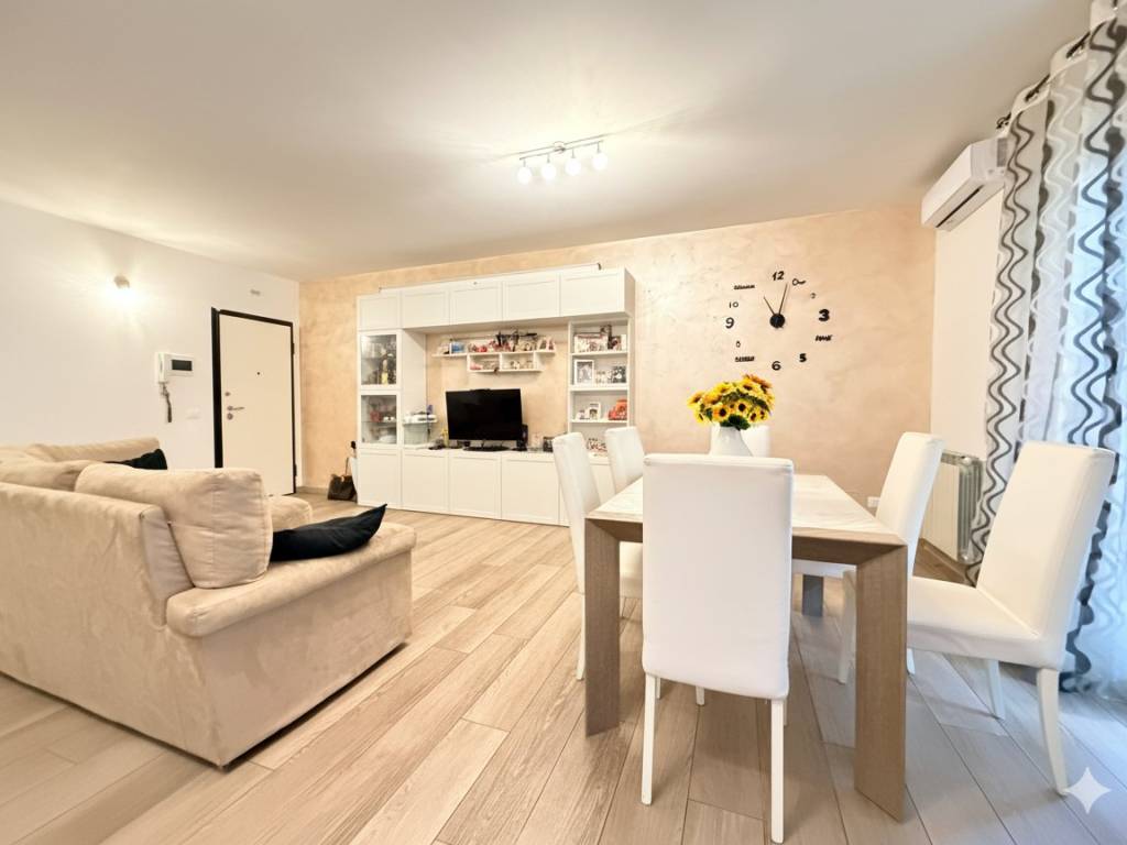 appartamento in vendita a Roma in zona Torre Maura