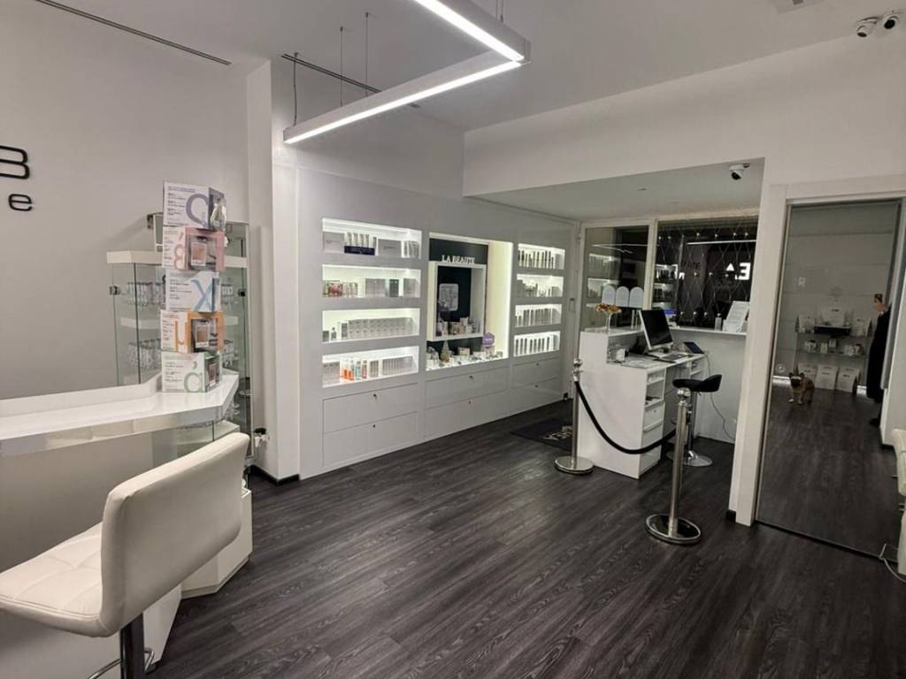 negozio in vendita a Roma in zona Rione Prati