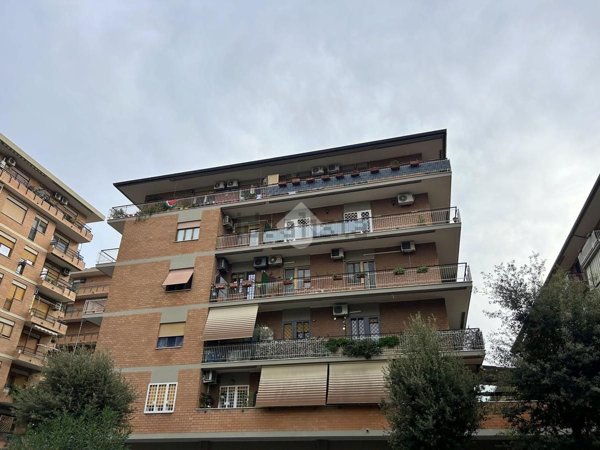 appartamento in vendita a Roma in zona Appio Claudio