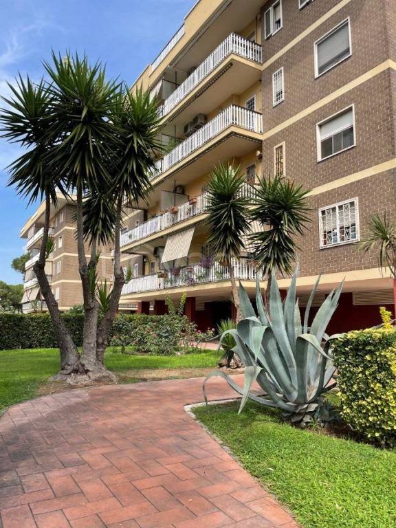 appartamento in vendita a Roma in zona Cinecittà