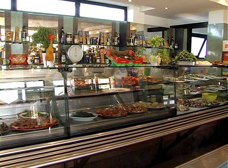 negozio in vendita a Roma in zona Torrino