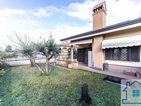 casa indipendente in vendita a Roma in zona Casal Morena