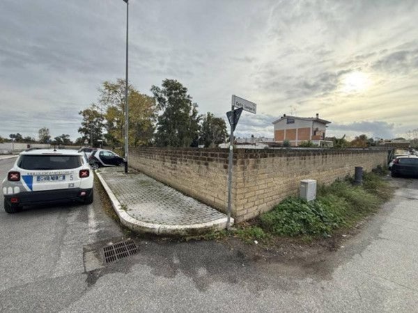 negozio in vendita a Roma in zona Longarina