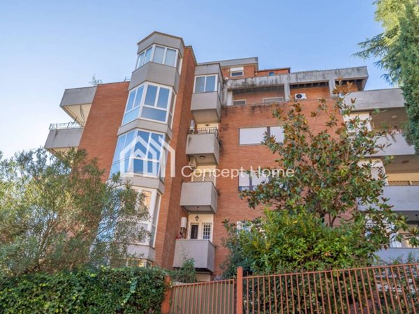 appartamento in vendita a Roma in zona Tomba di Nerone