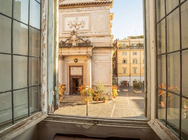 appartamento in vendita a Roma in zona Parione/Sant'Eustachio