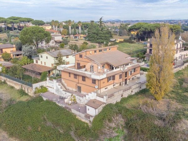 appartamento in vendita a Roma in zona Casal Monastero