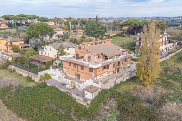 appartamento in vendita a Roma in zona Casal Monastero