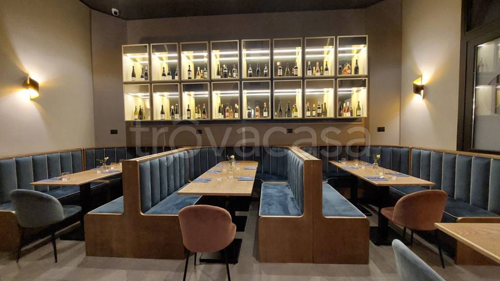 negozio in vendita a Roma in zona Appio Latino