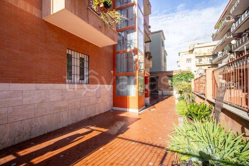 appartamento in vendita a Roma in zona Prenestino-Centocelle