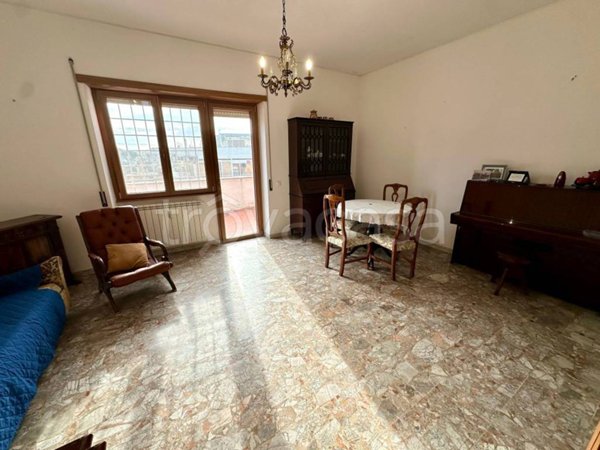 appartamento in vendita a Roma in zona Corviale