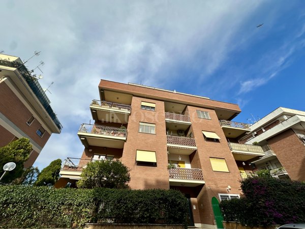 appartamento in vendita a Roma in zona Corviale