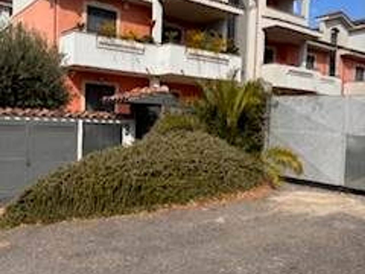 casa indipendente in vendita a Roma in zona Massimina/Casal Lumbroso