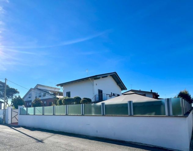 casa indipendente in vendita a Roma in zona Axa