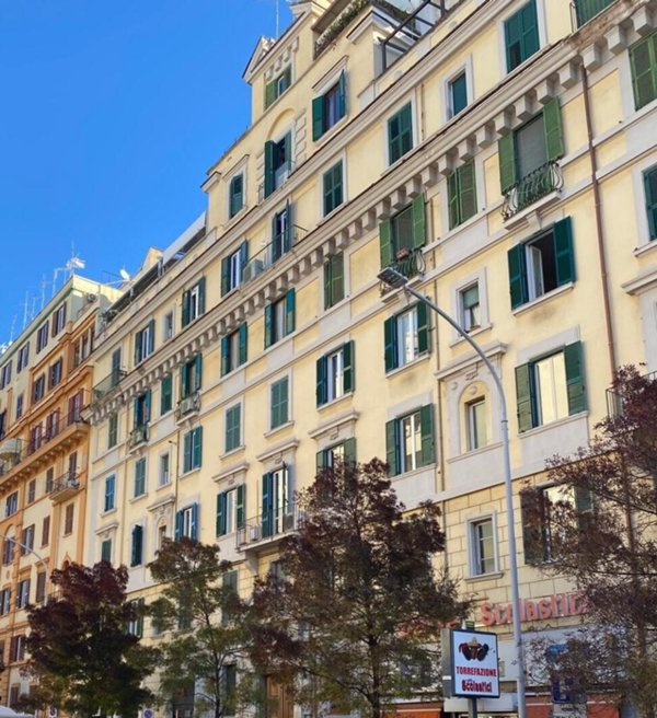 appartamento in vendita a Roma in zona Appio Latino