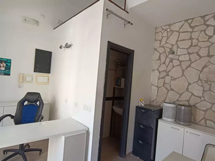 negozio in vendita a Roma in zona Ostia