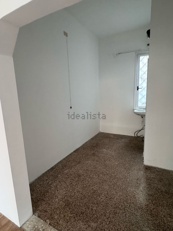 locale commerciale in vendita a Roma in zona Monte Sacro/Talenti