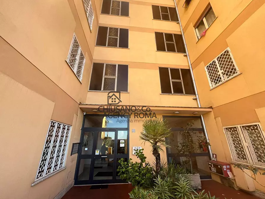 appartamento in vendita a Roma in zona Torre Angela