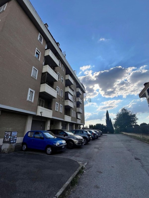 appartamento in vendita a Roma in zona Ponte di Nona
