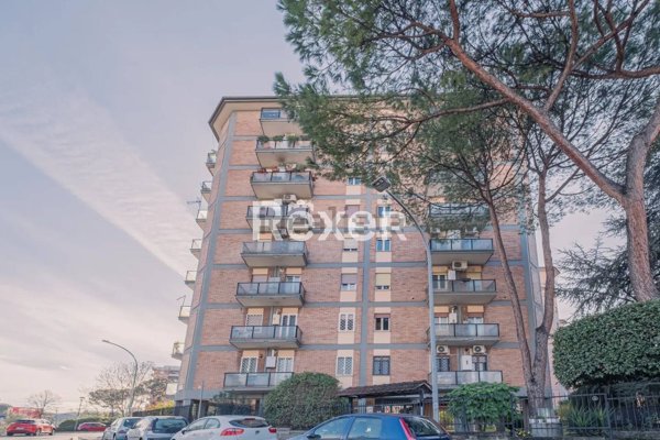 appartamento in vendita a Roma in zona Torre Spaccata
