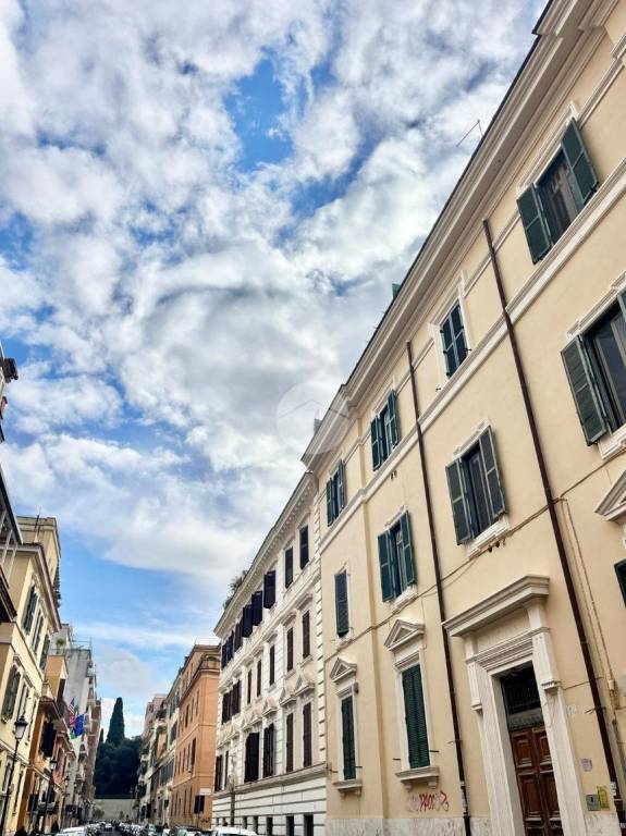 appartamento in vendita a Roma in zona Esquilino