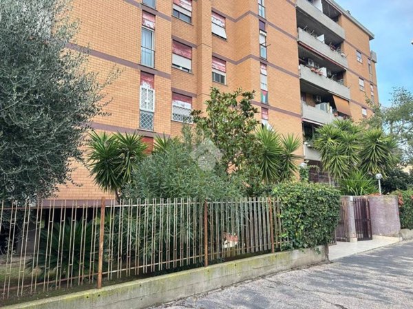 appartamento in vendita a Roma in zona Cinecittà