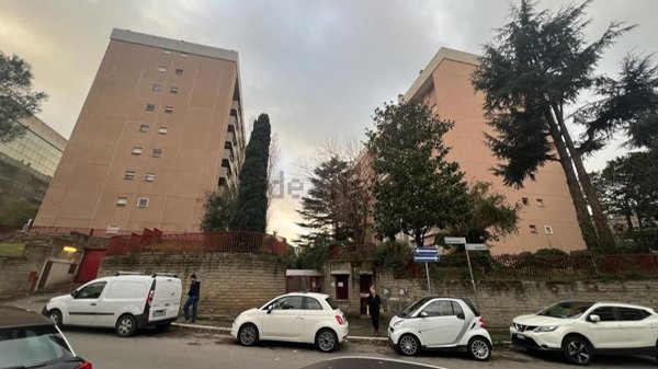 appartamento in vendita a Roma in zona Ardeatino
