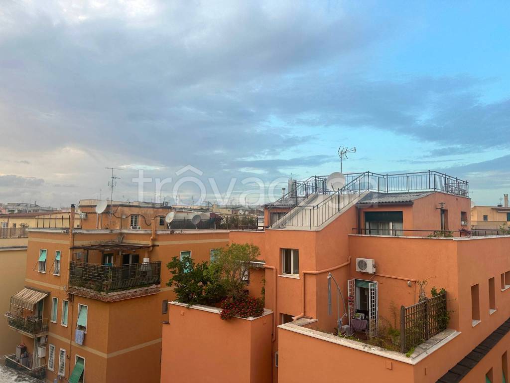 appartamento in vendita a Roma in zona Gianicolense