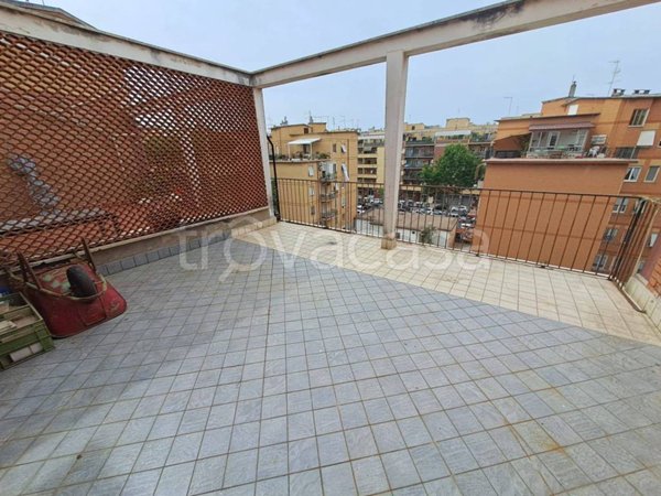 appartamento in vendita a Roma in zona Ostia