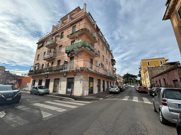 appartamento in vendita a Roma in zona Tuscolano