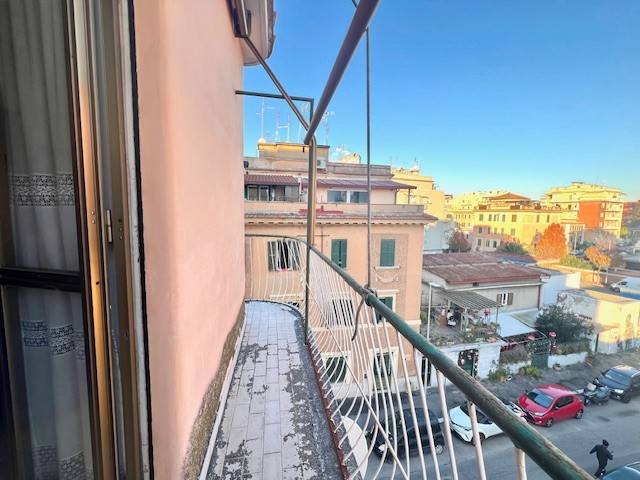 appartamento in vendita a Roma in zona Tuscolano