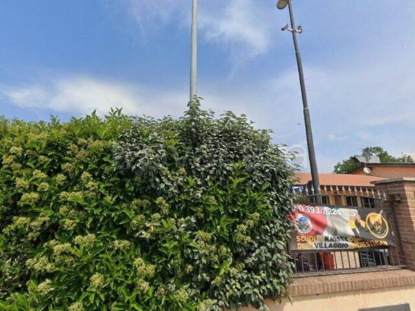 negozio in vendita a Roma in zona Lunghezza