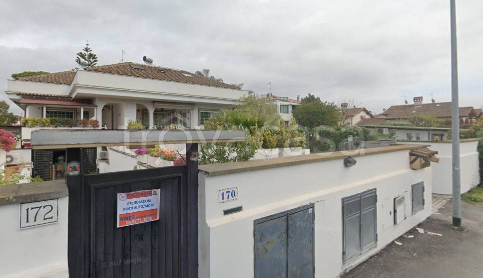 appartamento in vendita a Roma in zona Infernetto
