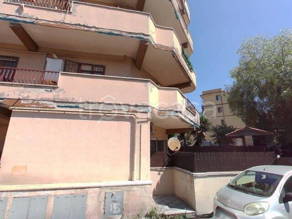 appartamento in vendita a Roma in zona Torre Angela