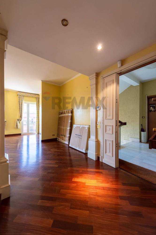 appartamento in vendita a Roma in zona Ardeatino